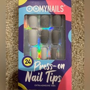 Press on nails